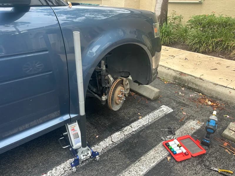roadside flat tire repair in Fort Lauderdale